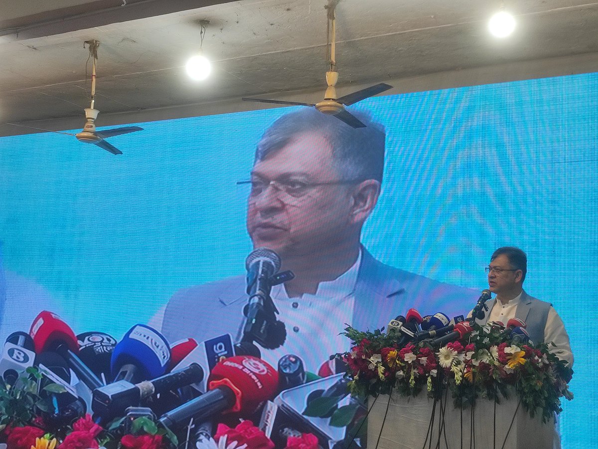 আজ বৃহস্পতিবার জাতীয় প্রেসক্লাব মিলনায়তনে নাগরিক ঐক্যের ১৩তম প্রতিষ্ঠাবার্ষিকী উপলক্ষে আয়োজিত অনুষ্ঠানে বক্তব্য দেন সালাহউদ্দিন আহমদ