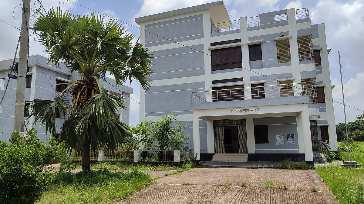 নড়াইলের কালিয়ার পেড়লি মা ও শিশু কল্যাণ কেন্দ্র ভবন। গত সোমবার সকালে