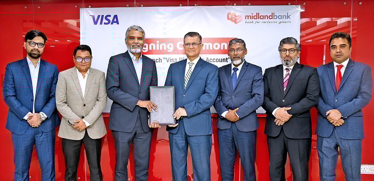‘ভিসা ডাইরেক্ট ফর অ্যাকাউন্ট’ শীর্ষক সেবা চালুর ব্যাপারে সম্প্রতি মিডল্যান্ড ব্যাংক ও ভিসার মধ্যে একটি চুক্তি হয়েছে। চুক্তি স্বাক্ষর অনুষ্ঠানে মিডল্যান্ড ব্যাংকের এমডি মো. আহসান-উজ-জামান এবং ভিসার বাংলাদেশ, নেপাল ও ভুটানের কান্ট্রি ম্যানেজার সাব্বির আহমেদসহ উভয় প্রতিষ্ঠানের কর্মকর্তারা উপস্থিত ছিলেন