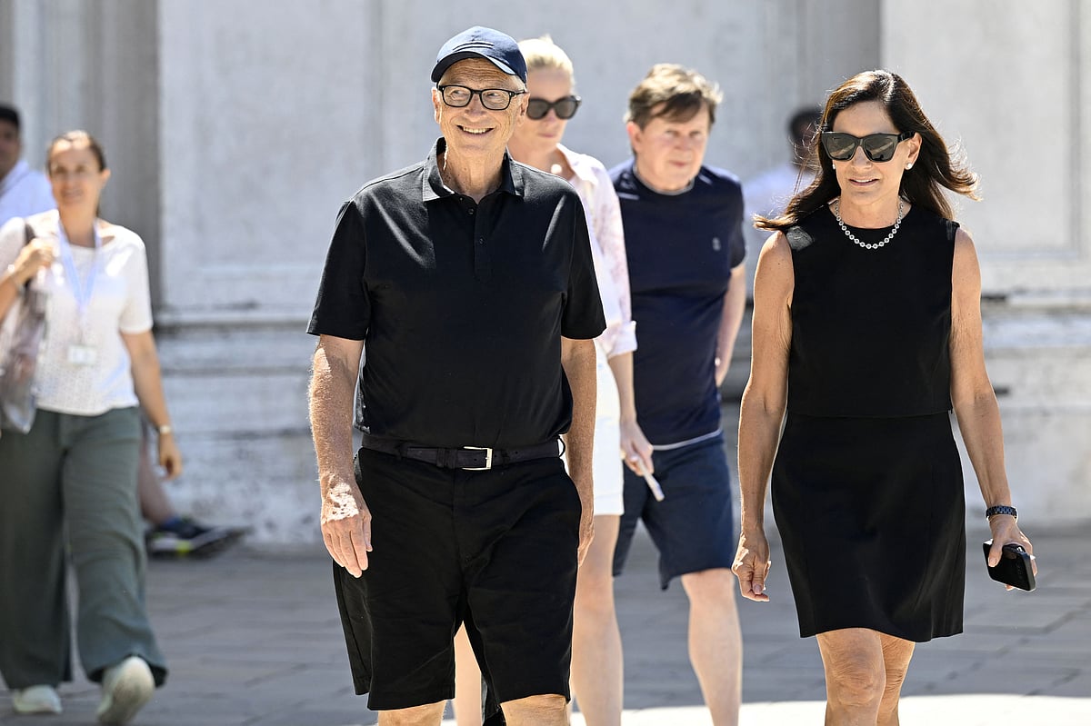 জেফ বেজোস ও লরেন সানচেজের বিয়ের অনুষ্ঠানর বিল গেটস ও পাওলা হার্ড জুটি