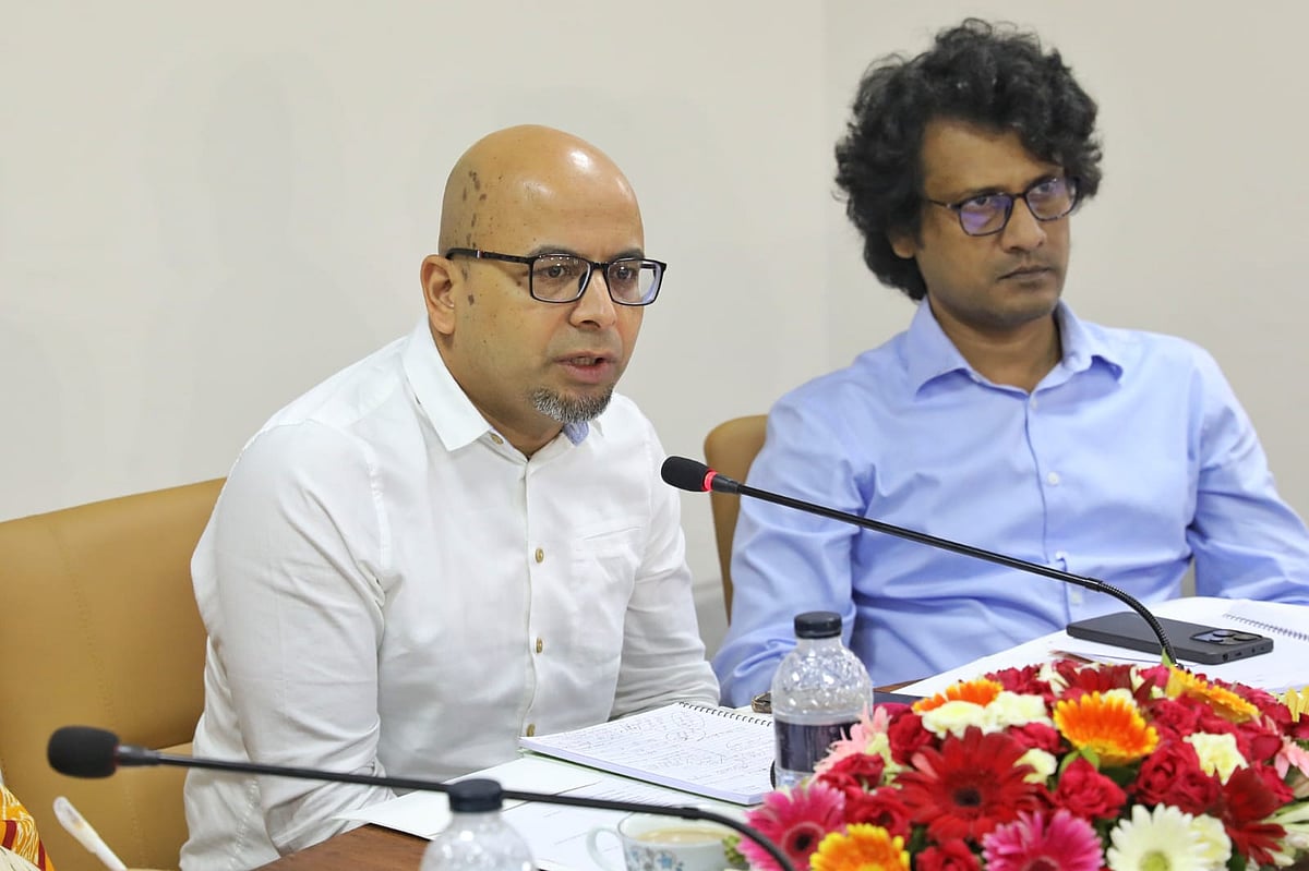 ‘বাংলাদেশের গণমাধ্যমে সাম্প্রতিক অপতথ্যের গতি–প্রকৃতি’ শীর্ষক সেমিনারে বক্তব্য দেন প্রধান উপদেষ্টার ডাক, টেলিযোগাযোগ ও তথ্যপ্রযুক্তিবিষয়ক বিশেষ সহকারী ফয়েজ আহমদ তৈয়্যব। শনিবার, রাজধানীর প্রেস ইনস্টিটিউটের (পিআইবি) সেমিনারকক্ষে