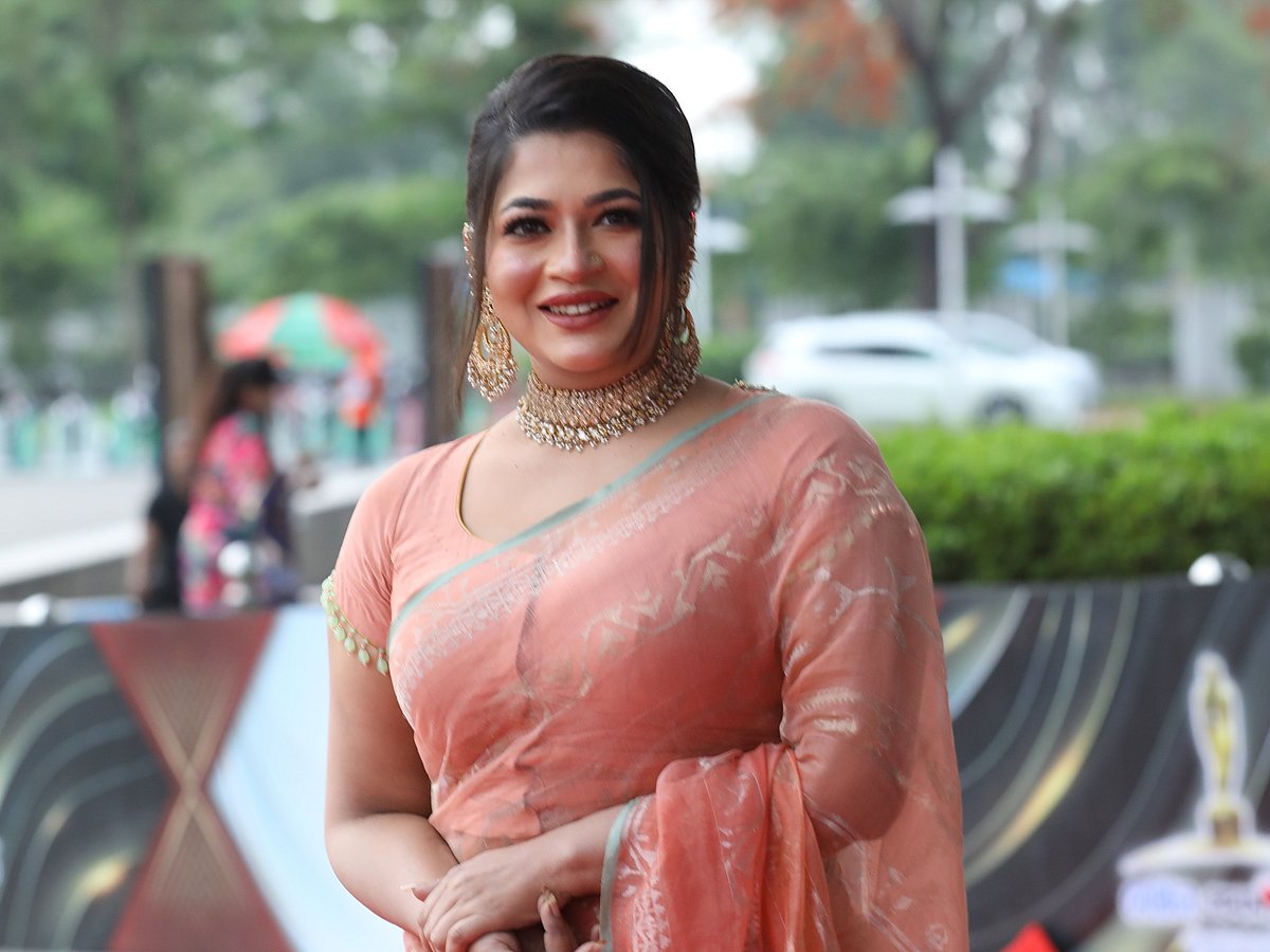 Aktrisa bilan eng shafqatsiz jinsiy aloqa