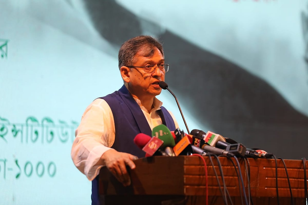 রাজধানীর সেগুনবাগিচায় আন্তর্জাতিক মাতৃভাষা ইনস্টিটিউটে একটি অনুষ্ঠানে বক্তব্য দেন বিএনপির স্থায়ী কমিটির সদস্য সালাহউদ্দিন আহমদ। ২৮ জুন ২০২৫