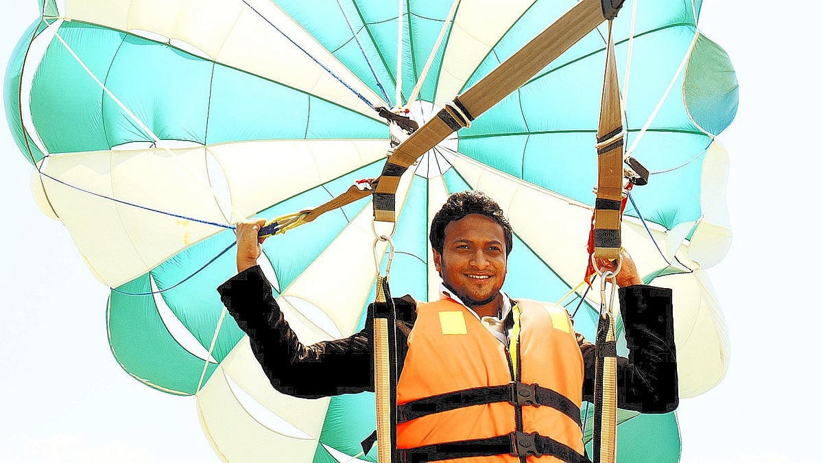 ‘সবকিছু পেছনে ফেলে’ ছবির শুটিংয়ে সাকিব আল হাসান