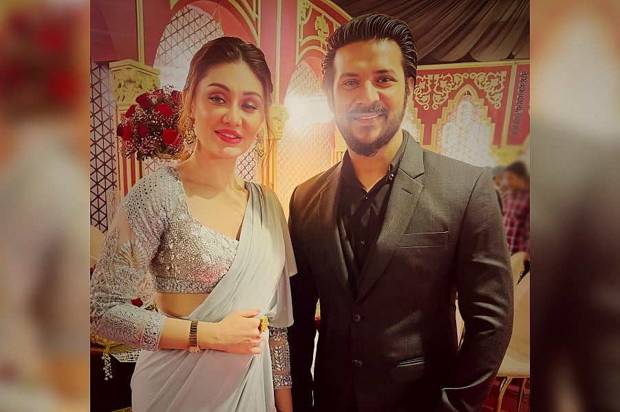 ভারতীয় মডেল ও অভিনেত্রী শেফালি জারিওয়ালা এবং বাংলাদেশি মডেল ও চিত্রনায়ক নিরব