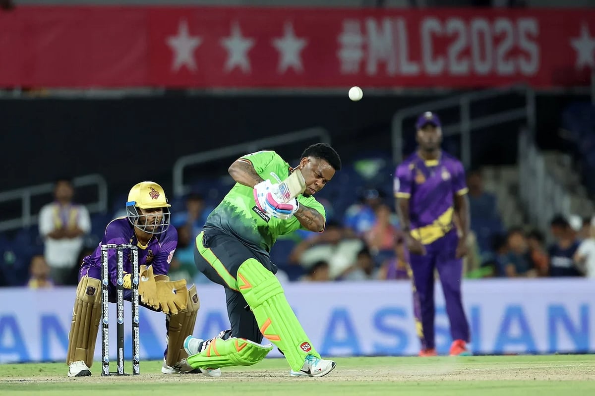 ৬৪ রানের অপরাজিত ইনিংস খেলেছেন হেটমায়ার