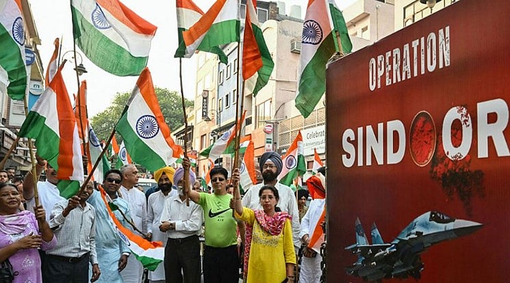 অপারেশন সিঁদুরের সাফল্যে বিজয় উদ্‌যাপন করছেন বিজেপির কর্মী–সমর্থকেরা। অমৃতসর, ১৭ মে