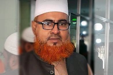 নোয়াখালীর চাটখিলের তালতলা মহিলা আলিম মাদ্রাসার অধ্যক্ষ আশেক এলাহী