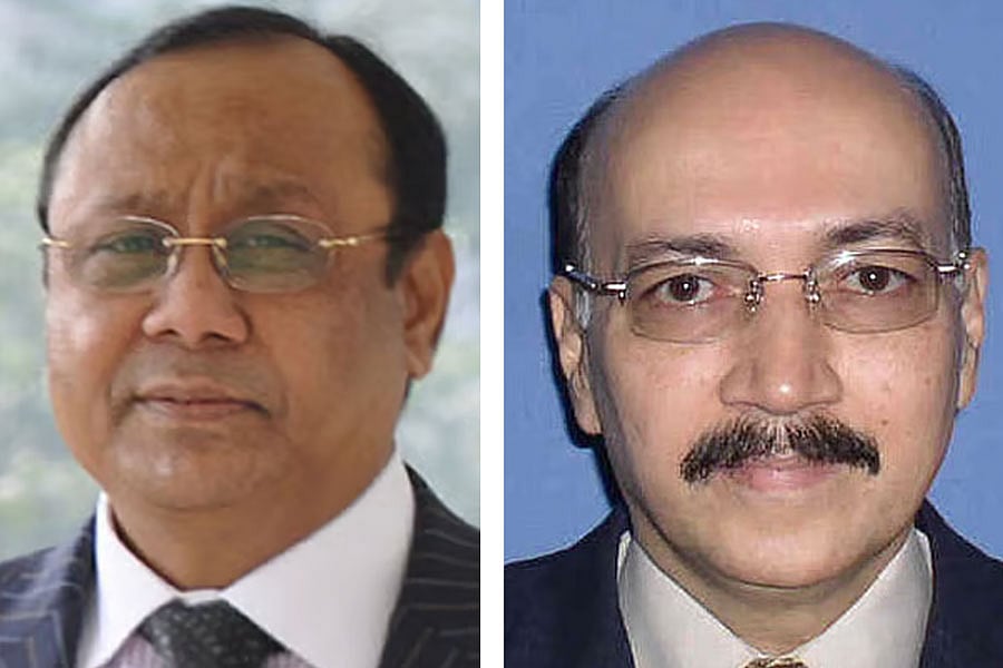 বসুন্ধরা গ্রুপের চেয়ারম্যান আহমেদ আকবর সোবহান ও সাবেক প্রধানমন্ত্রীর প্রতিরক্ষাবিষয়ক উপদেষ্টা মেজর জেনারেল (অব.) তারিক আহমেদ সিদ্দিক