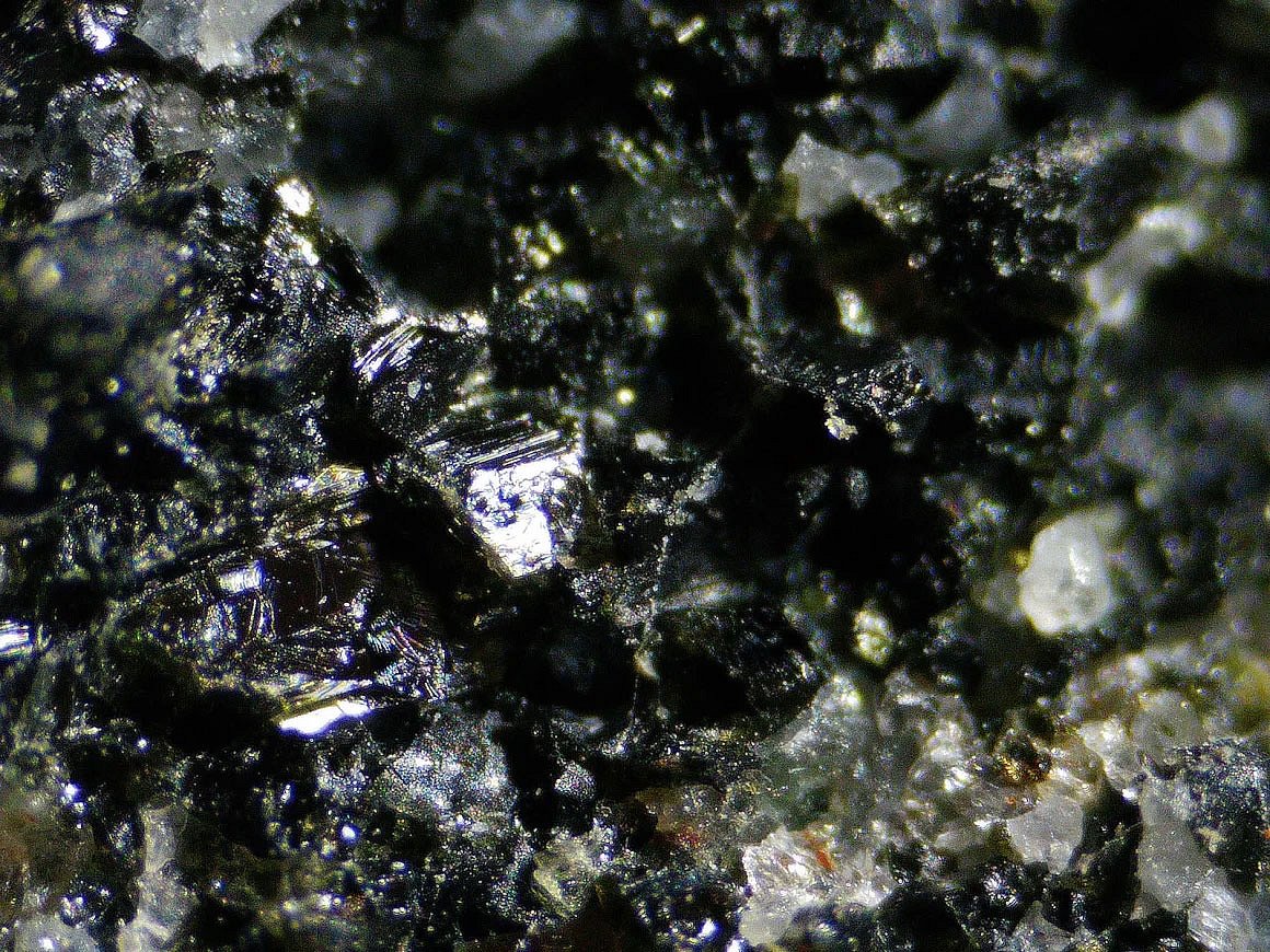 প্রাচীনতম শিলা