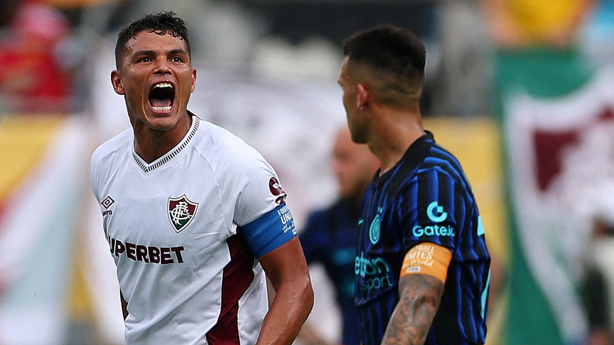 লাওতারো মার্তিনেজের মুখের ওপর থিয়াগো সিলভার উদ্‌যাপন