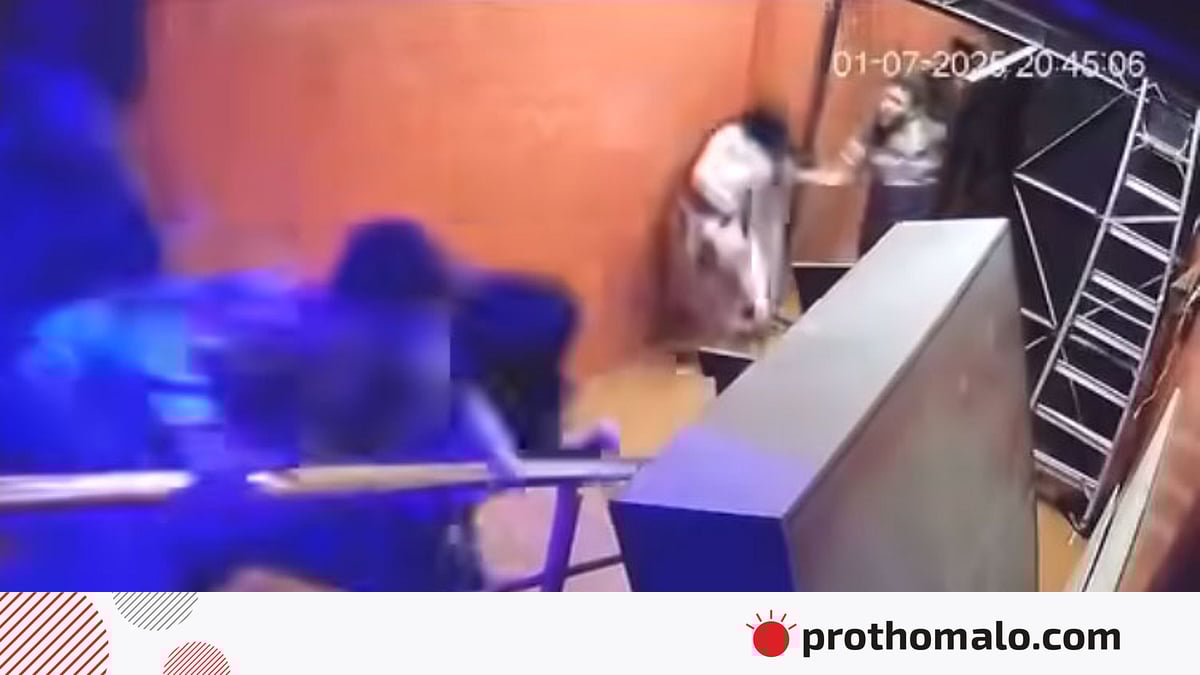 Олар саунаға ресейлік жезөкшелерді шақырған Олар саунаға ресейлік жезөкшелерді шақырған