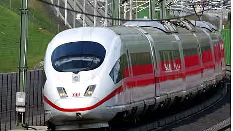 হামলার সময় ট্রেনে প্রায় ৫০০ যাত্রী ছিলেন