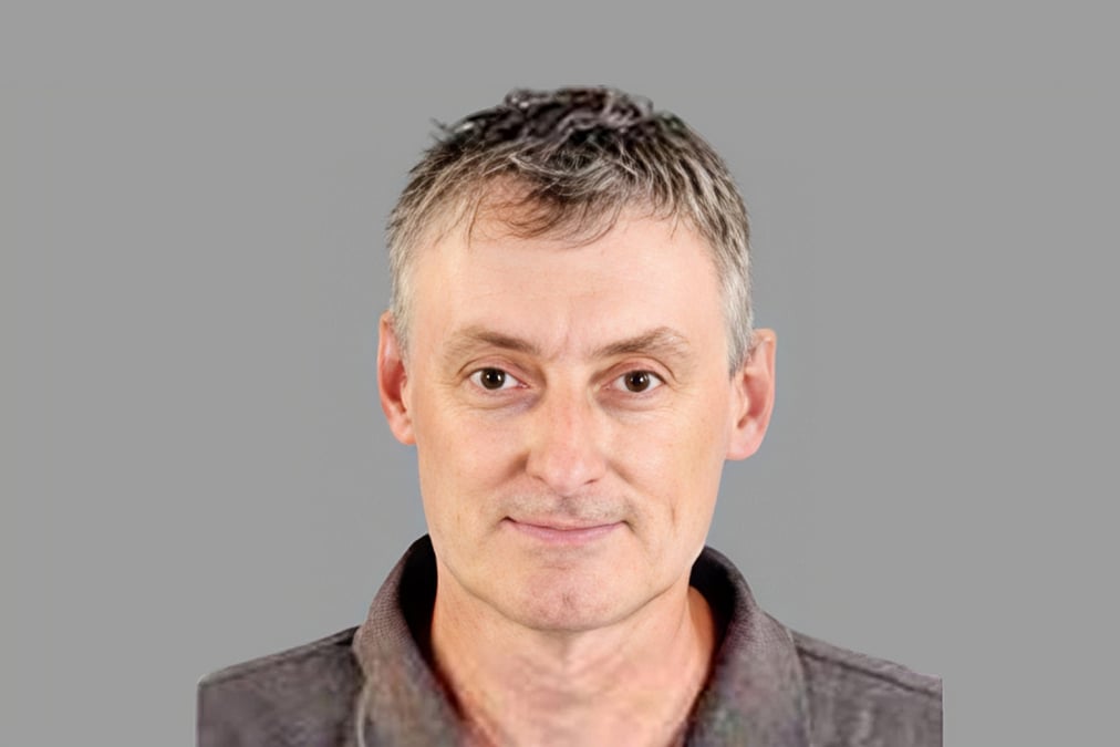 Onam voyaga etgan oglini emizmoqda (seks video)