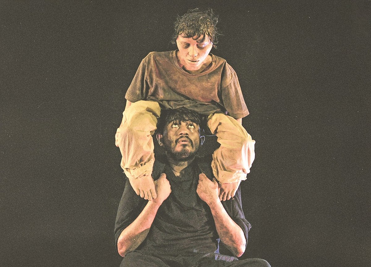 ‘ইনভিজিবল স্টোরিজ’–এর দৃশ্য। ছবি: আলিয়ঁস ফ্রঁসেজ