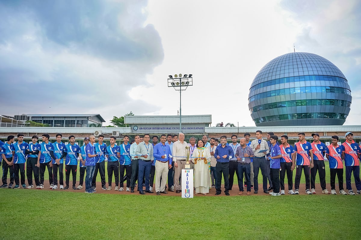‘এআইইউবি ইন্টার কলেজ ক্রিকেট চ্যাম্পিয়নশিপ ২০২৫’-এর আনুষ্ঠানিক উদ্বোধন হয় গত রোববার। এআইইউবি ক্যাম্পাসের মাঠে উদ্বোধনী অনুষ্ঠানে সংশ্লিষ্ট ব্যাক্তিরা উপস্থিত ছিলেন