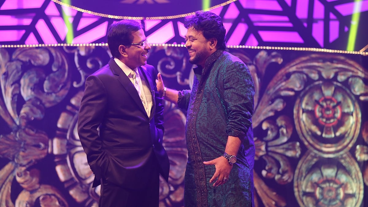 এন্ড্রু কিশোর ও হানিফ সংকেত। হানিফ সংকেতের ফেসবুক থেকে