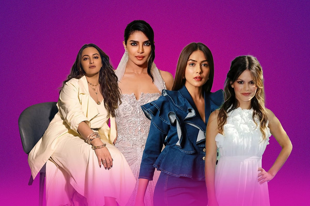 অভিনয়শিল্পী অন্তরঙ্গ দৃশ্যে অস্বস্তিতে ভোগেন। কোলাজ