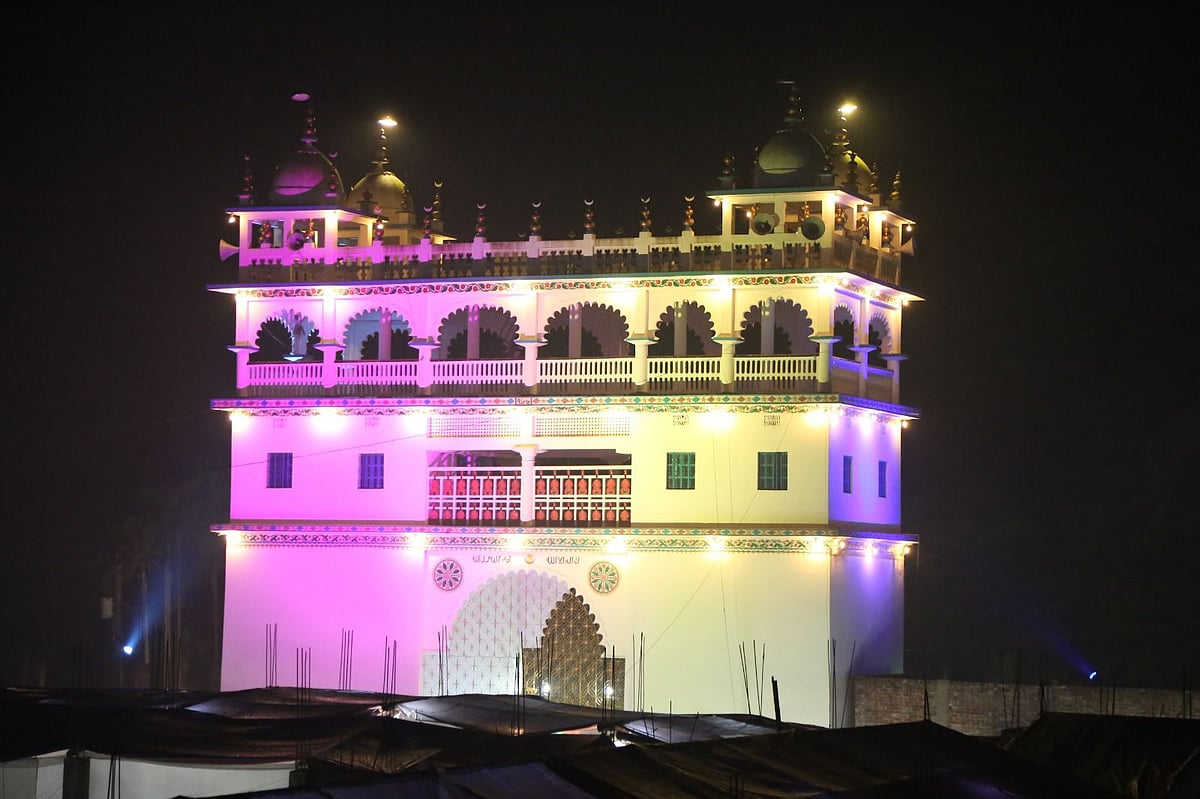 চট্টগ্রামের আনোয়ারার তালসরা দরবার শরিফ। ২০১১ সালের ৪ নভেম্বর এই দরবার থেকে ২ কোটি ৭ হাজার টাকা লুট করার অভিযোগ ওঠে র‍্যাবের বিরুদ্ধে