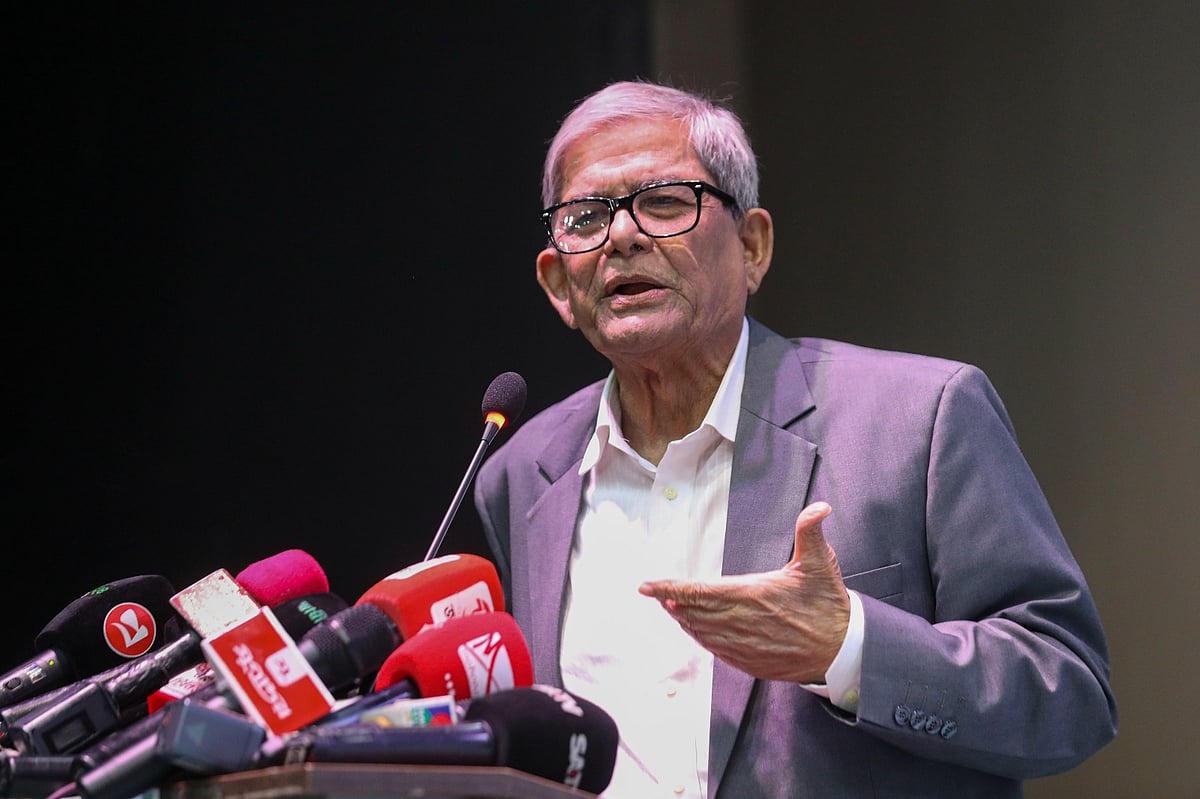 ‘সিভিল ডিসকোর্স ন্যাশনালস-২০২৫’ শীর্ষক বিতর্ক প্রতিযোগিতার সমাপনী অনুষ্ঠানে প্রধান অতিথির বক্তব্য দেন বিএনপির মহাসচিব মির্জা ফখরুল ইসলাম আলমগীর। আজ মঙ্গলবার সন্ধ্যায় রাজধানীর বাংলা একাডেমির আবদুল করিম সাহিত্যবিশারদ মিলনায়তনে