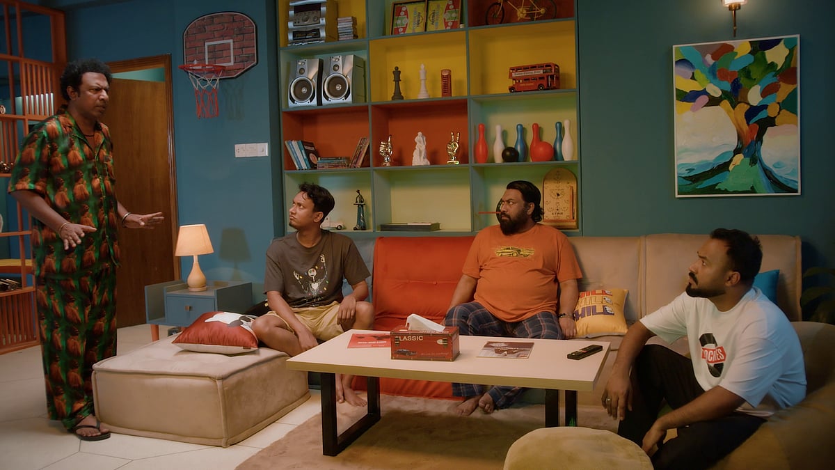 ‘ব্যাচেলর পয়েন্ট’ ধারাবাহিকের শুটিংয়ে মারজুক রাসেল, শিমুল শর্মা, চাষী আলম ও জিয়াউল হক পলাশ।