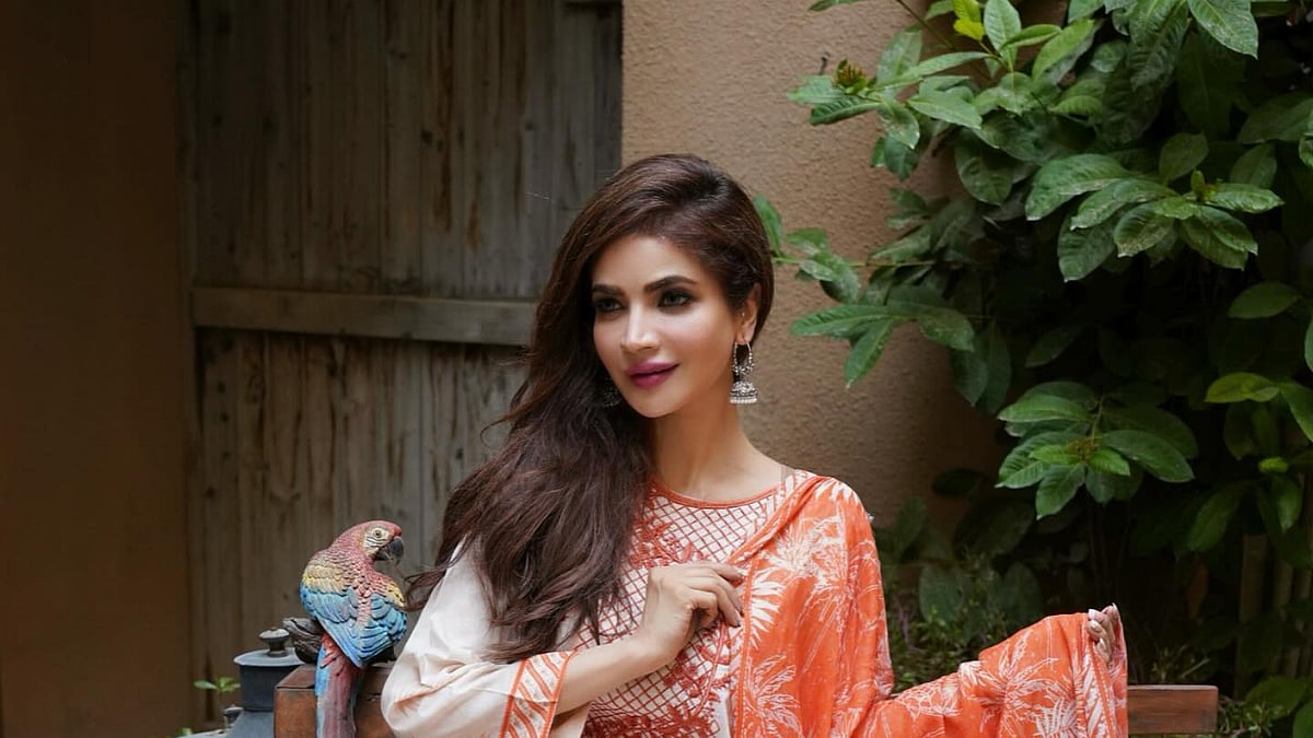 Svinger partiyasi porno tomosha