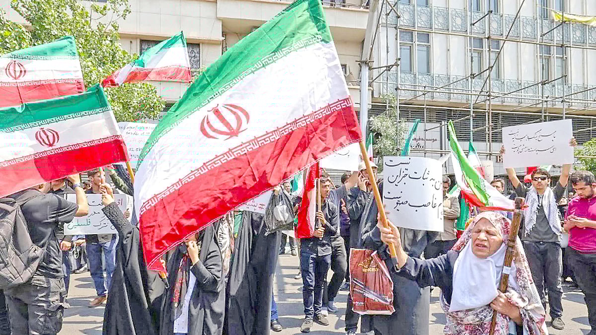 ইসরায়েলের নগ্ন আগ্রাসনে ইরানিদের মধ্যে দেশপ্রেম নতুন মাত্রা পেয়েছে