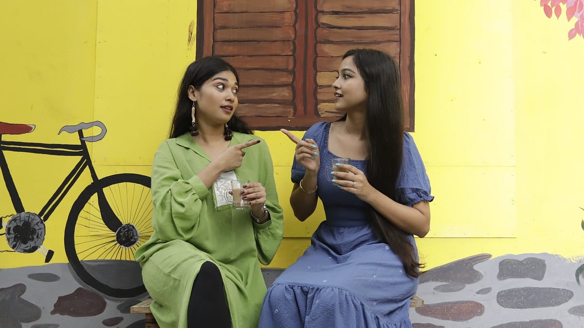 দ্রুত কারও সঙ্গে সংযোগ তৈরি করতে চাইলে তাঁর শরীরী ভাষার সঙ্গে খানিকটা মিলিয়ে চলুন