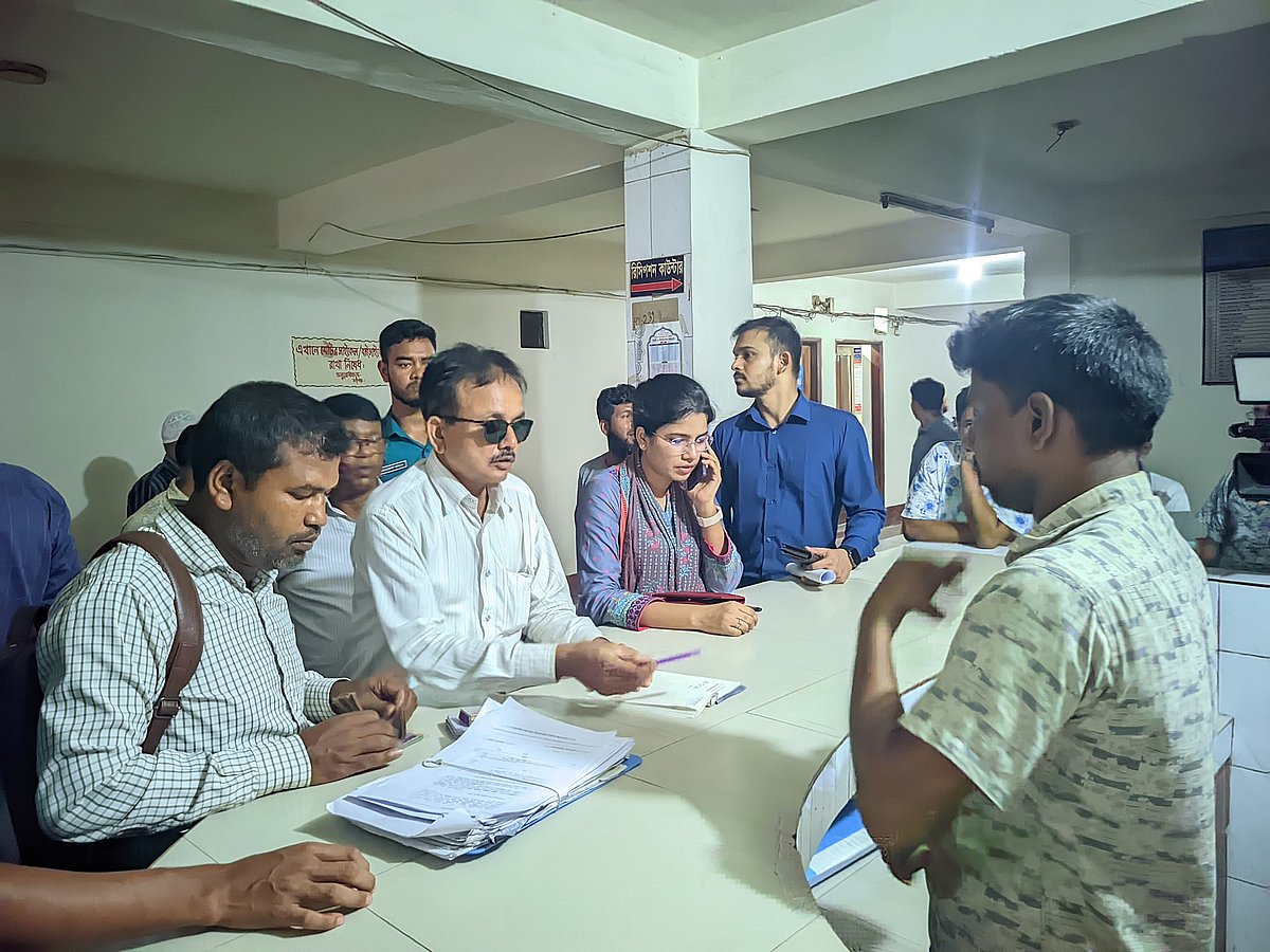 রংপুর নগরেরর কেন্দ্রীয় বাস টার্মিনাল এলাকায় আরোগ্য ক্লিনিকে গতকাল বুধবার বিকেলে অভিযান চালান ভ্রাম্যমাণ আদালত