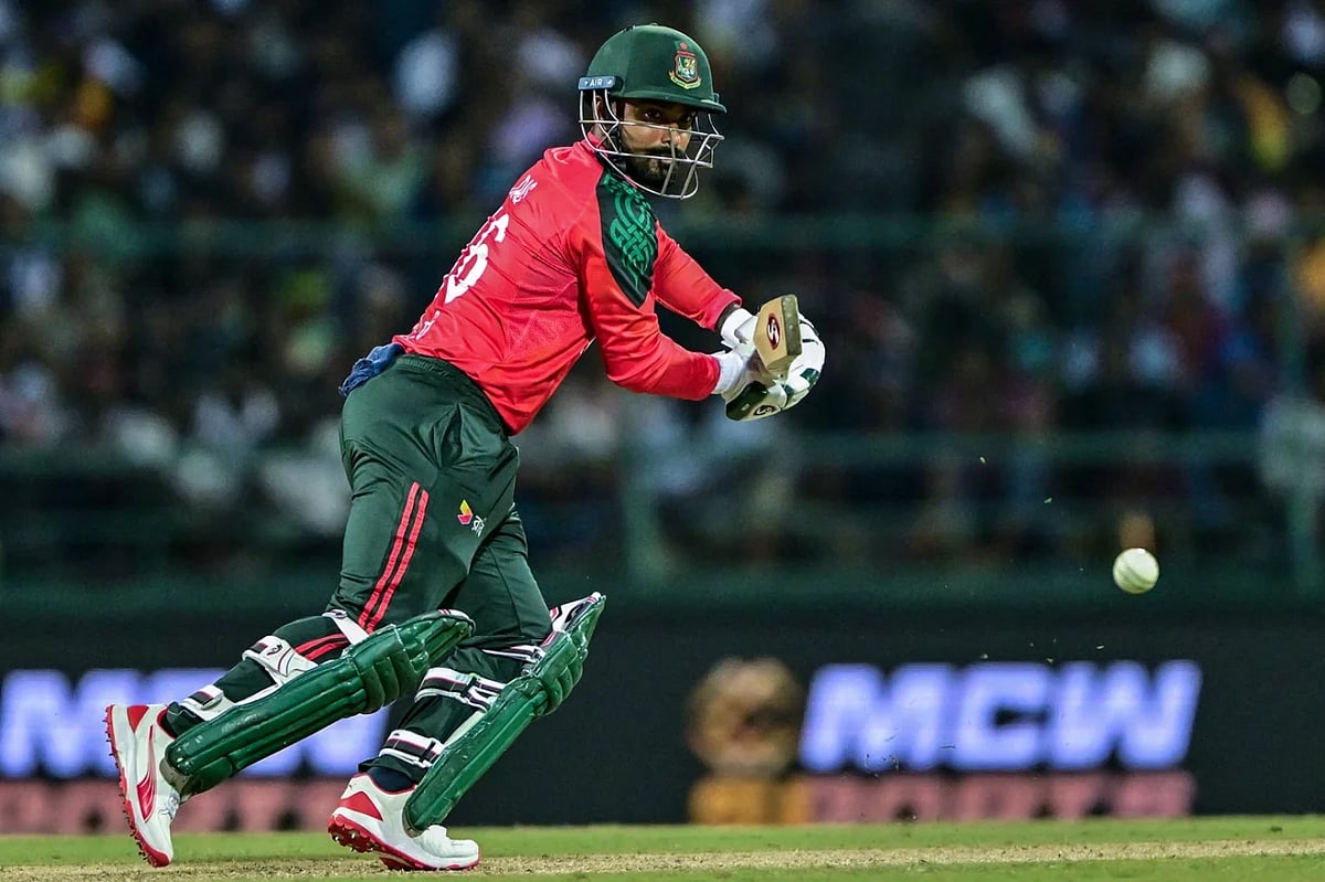 লিটন দাস ১১ বল খেলে ৬ রান করেন।