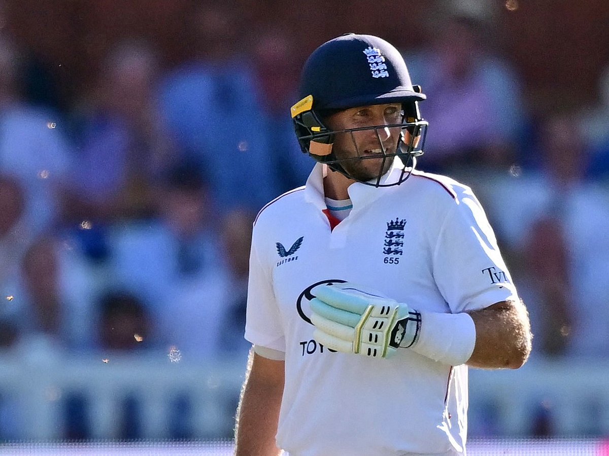 ৯৯ রানে অপরাজিত থেকে প্রথম দিন শেষ করেছেন জো রুট