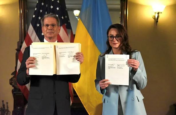 সম্প্রতি যুক্তরাষ্ট্র ও ইউক্রেনের মধ্যে খনিজ চুক্তি হয়