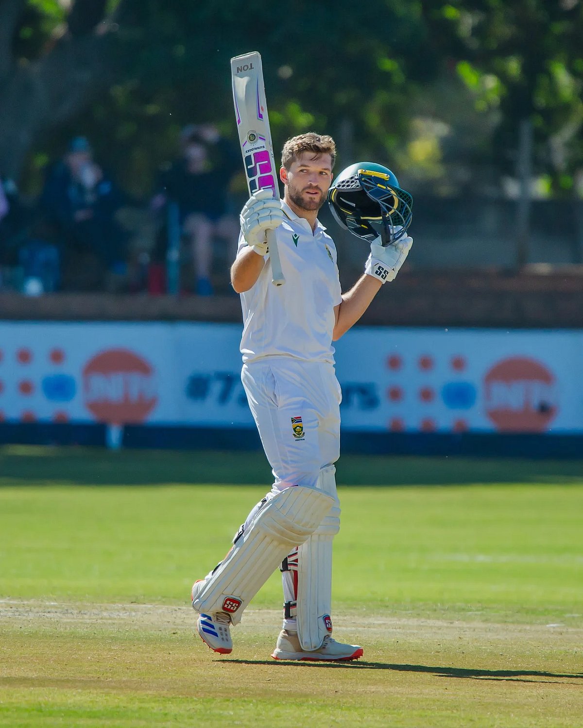 ৩৬৭ রানে অপরাজিত ছিলেন মুল্ডার