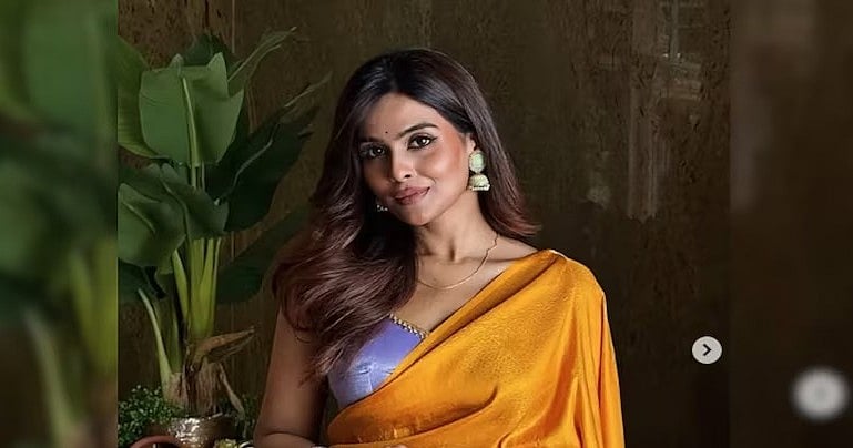 মালয়েশিয়ান মডেল ও অভিনেত্রী লিশাল্লিনি কানারন। অভিনেত্রীর ইনস্টাগ্রাম থেকে