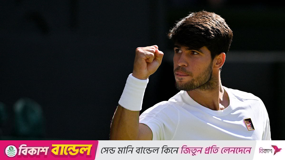 Sport zalida yalangoch jojalar Sport zalida yalangoch jojalar