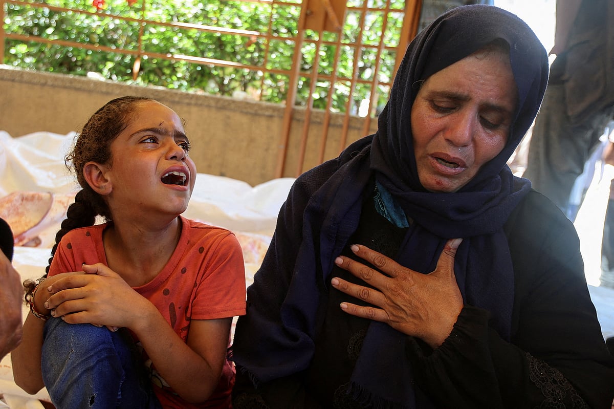 ইসরায়েলি সেনাদের গুলিতে নিহত এক ফিলিস্তিনি কিশোরের মায়ের আহাজারি।