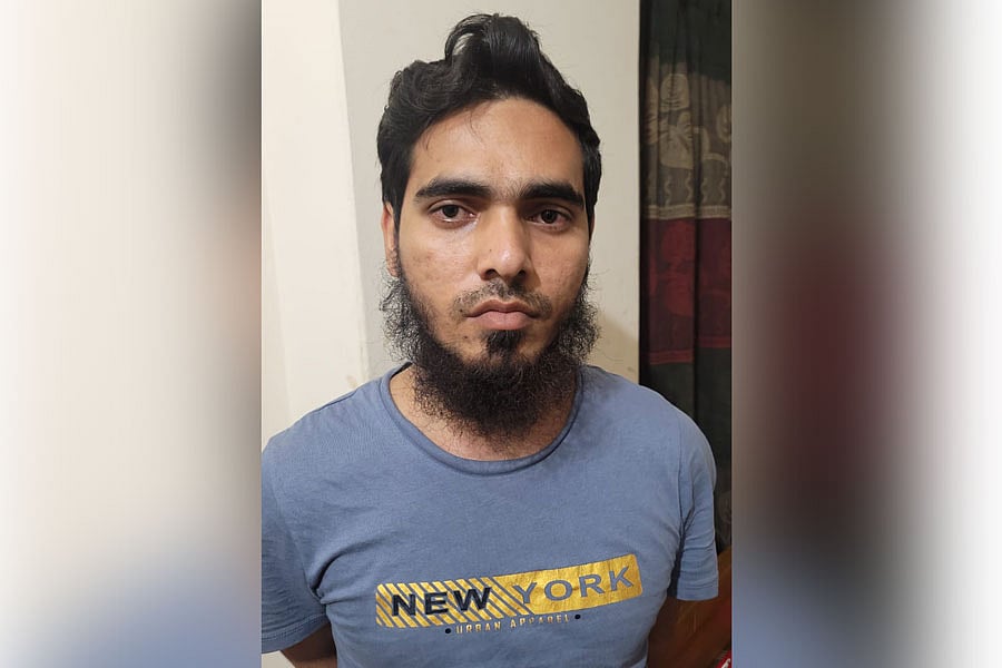 গ্রেপ্তার হওয়া মাদ্রাসাশিক্ষক বেলাল উদ্দিন