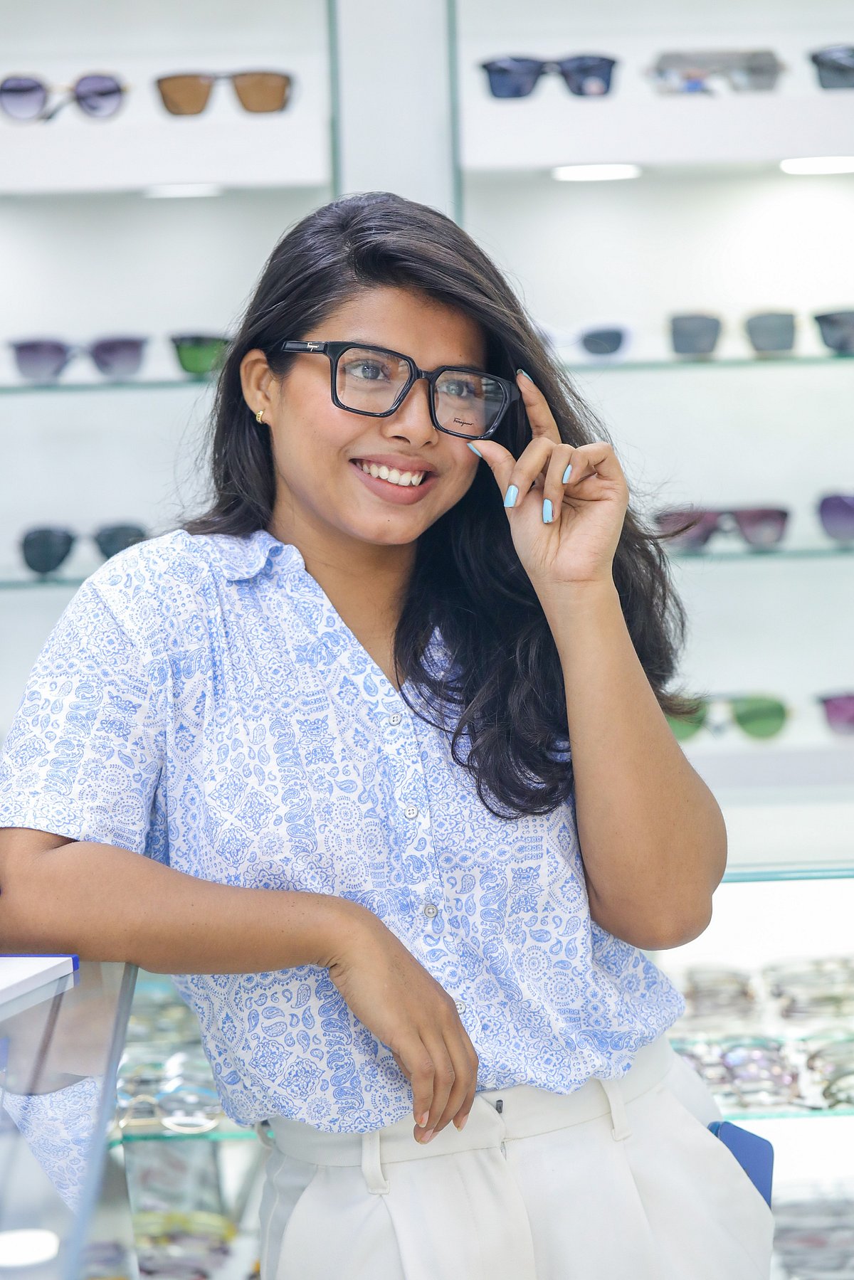 সঠিক ব্যবহারবিধি মেনে চশমা ব্যবহার করুন