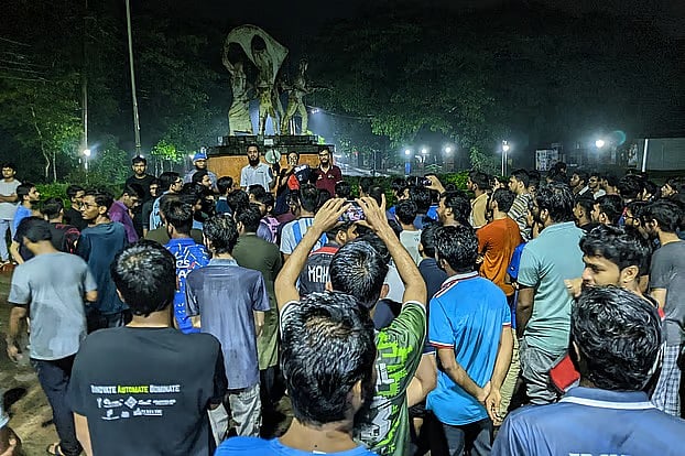 চট্টগ্রাম প্রকৌশল বিশ্ববিদ্যালয়ে ছাত্রদলের কমিটি ঘোষণার পর শিক্ষার্থীদের বিক্ষোভ। গত বৃহস্পতিবার রাতে