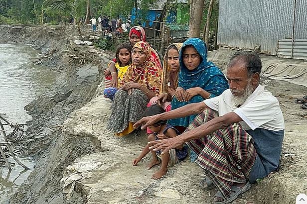 জলবায়ুর অভিঘাত মোকাবিলাতেও জেলাভিত্তিক সক্ষম মানুষের সংখ্যায় আছে অনেক তারতম্য।