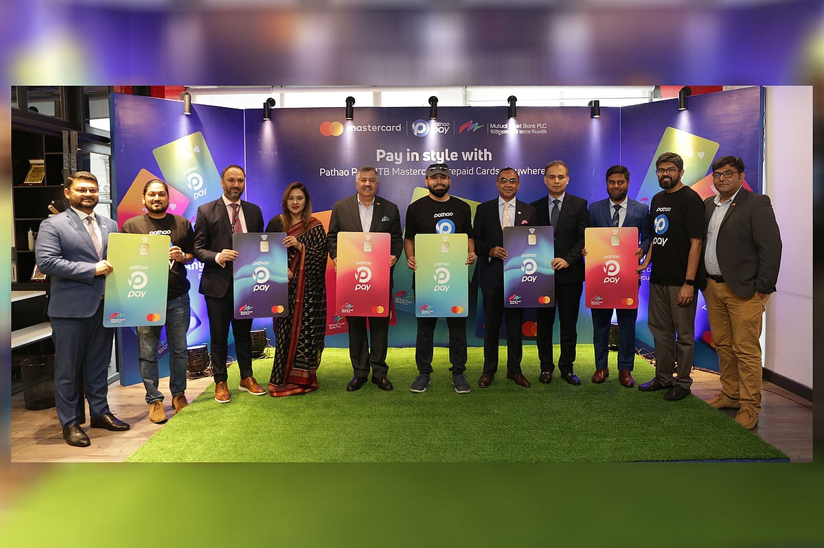 রাজধানীতে ‘কমপেনিয়ন প্রিপেইড কার্ডের’ আনুষ্ঠানিক উদ্বোধন অনুষ্ঠানে উপস্থিত পাঠাও, মাস্টারকার্ড ও এমটিবির শীর্ষ নির্বাহীরা