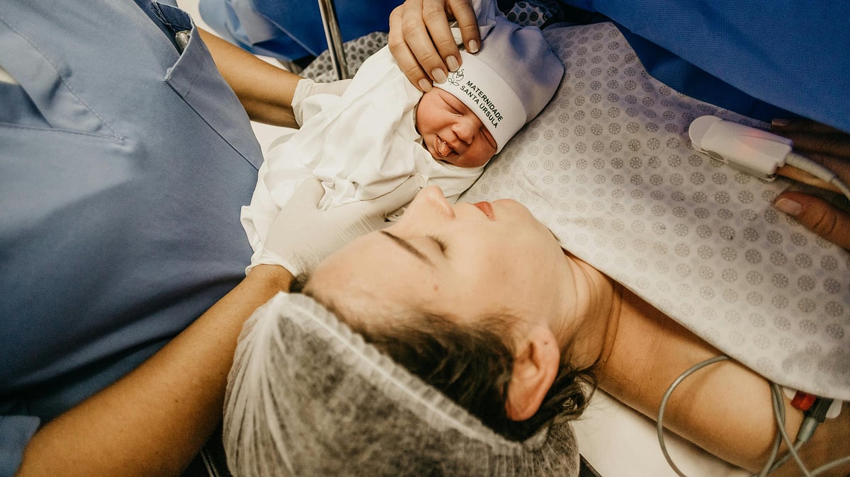 মা ও তাঁর সন্তানের কল্যাণের জন্য একজন চিকিৎসককে কখনো কখনো সিজারিয়ান অপারেশন করার সিদ্ধান্ত নিতে হয়