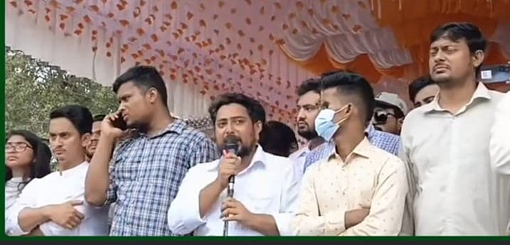 এনসিপির পথসভায় দলটির আহ্বায়ক নাহিদ ইসলাম। আজ বুধবার গোপালগঞ্জ শহরের পৌর পার্কে