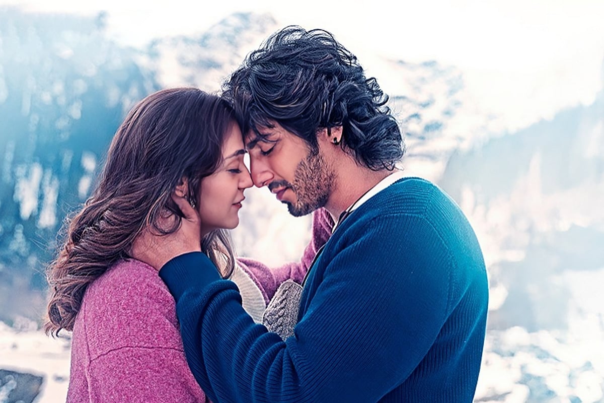 ‘সাইয়ারা’ সিনেমার দৃশ্যে আহান পান্ডে এবং অনীত পড্ডা