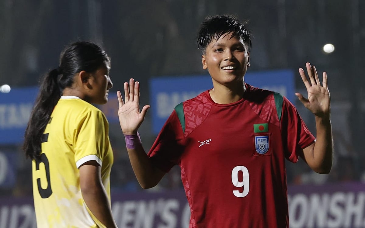 ভুটানের বিপক্ষে জোড়া গোল করেছেন তৃষ্ণা রানী।