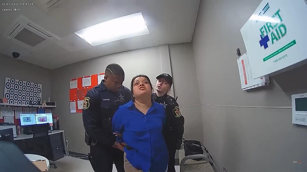 দোকানে পণ্য চুরির অভিযোগে ভারতীয় এক নারীকে আটক করেছে যুক্তরাষ্ট্রের পুলিশ