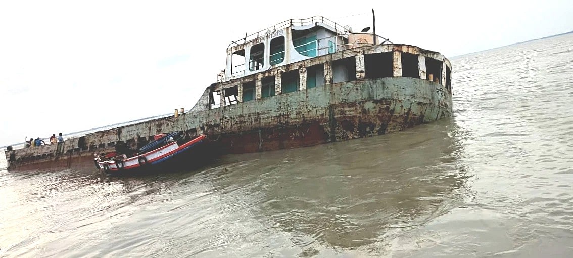 ছাই নিয়ে ফেরার পথে ডুবছে বাংলাদেশি বার্জ ‘এমভি সোহান মালতি’