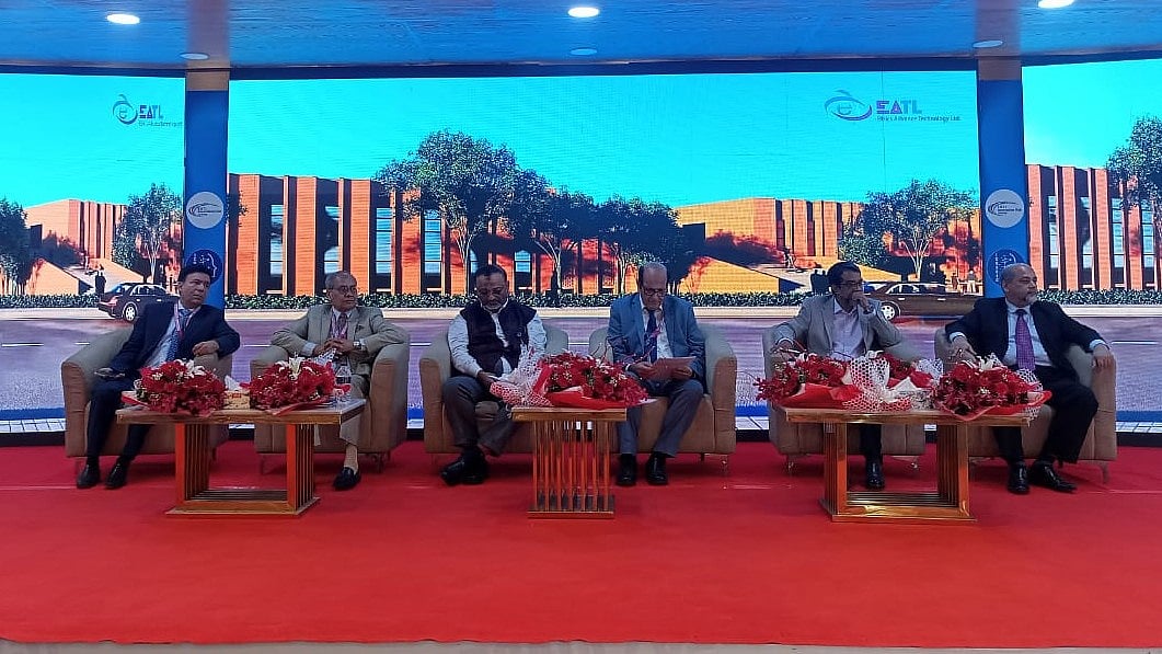 সম্মেলনের উদ্বোধনী অনুষ্ঠানে অতিথিরা