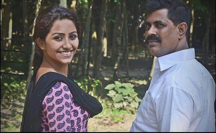 লাক্স তারকাখ্যাত অভিনয়শিল্পী প্রসূন আজাদ ও অবসরপ্রাপ্ত পুলিশ কর্মকর্তা বাবা আজাদ হোসেন