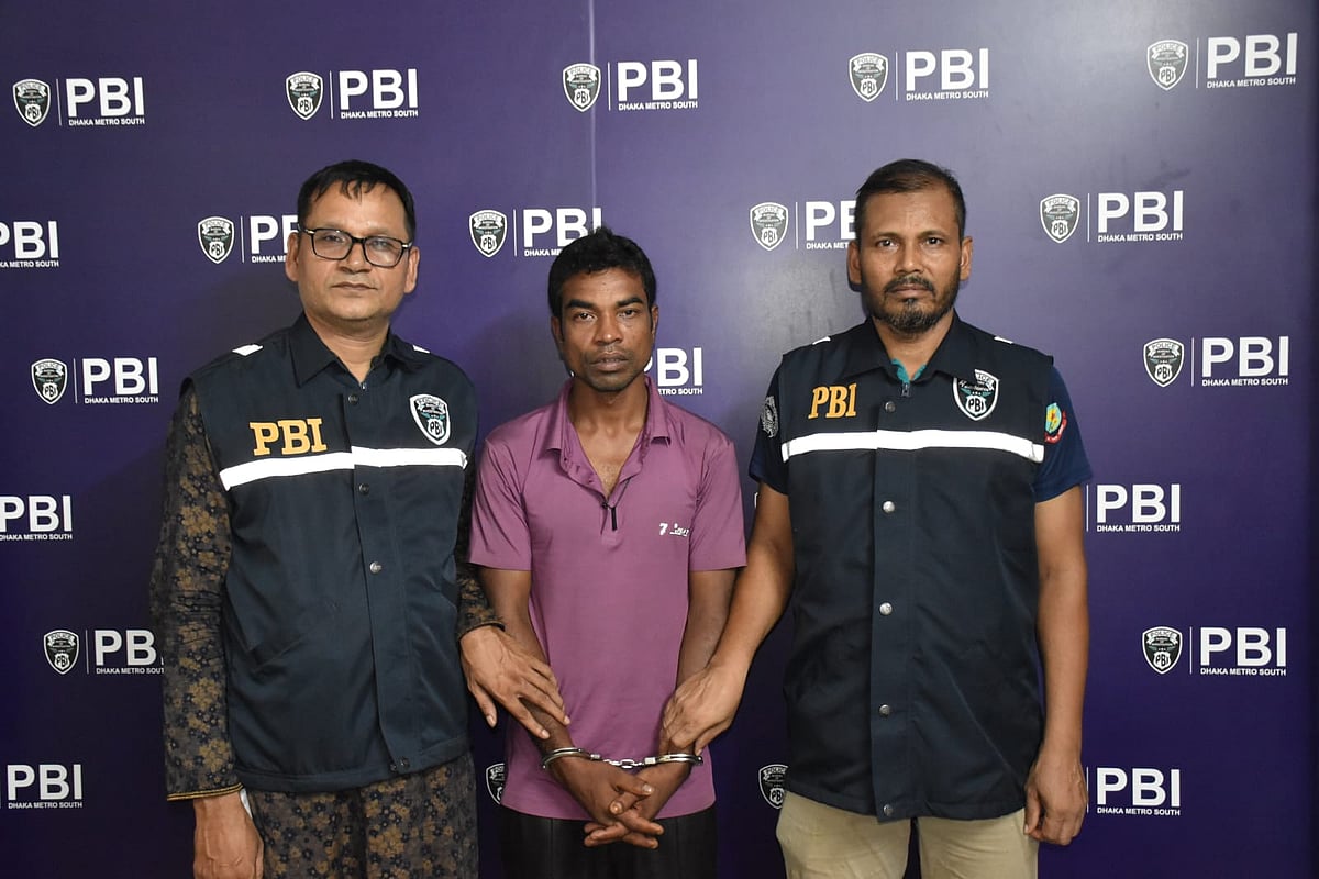 গ্রেপ্তার আল–আমিন ধর্ষণ ও হত্যার দায় স্বীকার করে আদালতে স্বীকারোক্তিমূলক জবানবন্দি দিয়েছেন। ঢাকা, ১৯ জুলাই